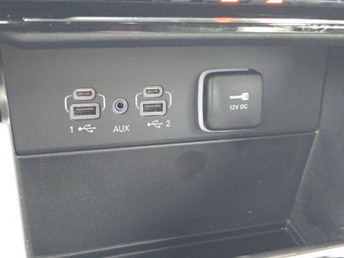 New 2025 Jeep Grand Cherokee Limited AWD/4WD image 38