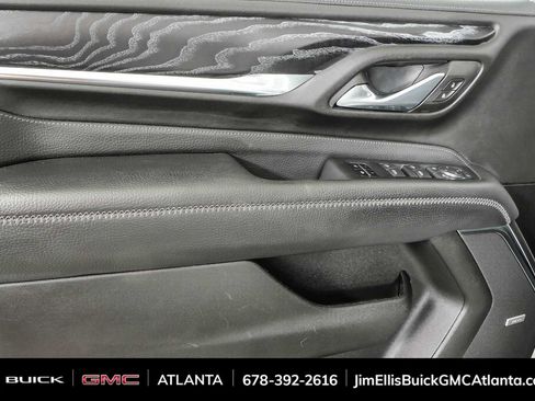 Used 2023 GMC Yukon Denali AWD/4WD image 6