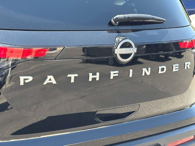 Certified 2025 Nissan Pathfinder SV FWD image 6