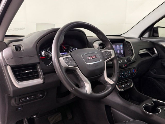Used 2022 GMC Terrain SLT w/ Tech Package FWD image 4