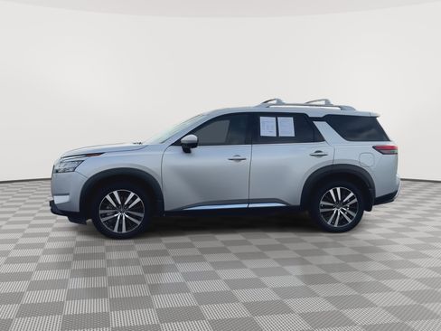 Used 2023 Nissan Pathfinder Platinum AWD/4WD image 5