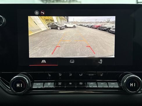 New 2026 GMC Canyon Elevation w/ Convenience Package image 9