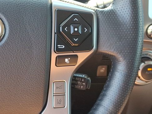 Used 2023 Toyota 4Runner Limited AWD/4WD image 23