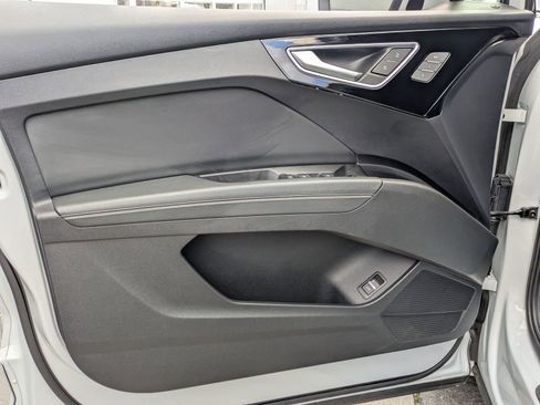 Used 2022 Audi Q4 e-tron Premium Plus w/ Premium Plus image 16