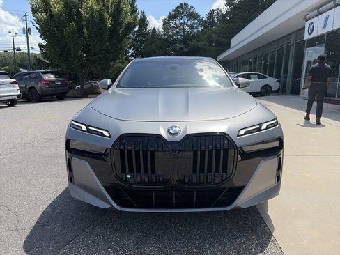 Used 2023 BMW 740i RWD image 3