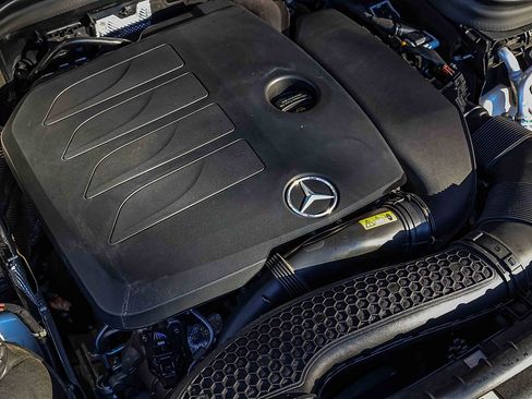 Used 2022 Mercedes-Benz GLC 300 4MATIC image 30