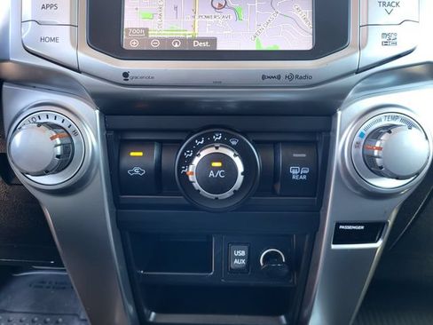 Used 2018 Toyota 4Runner SR5 Premium AWD/4WD image 18
