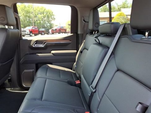 Used 2025 GMC Sierra 1500 Denali AWD/4WD image 6