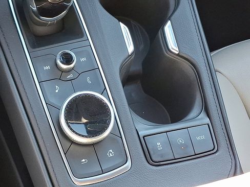 Used 2023 Cadillac XT4 Luxury w/ Cold Weather Package image 27