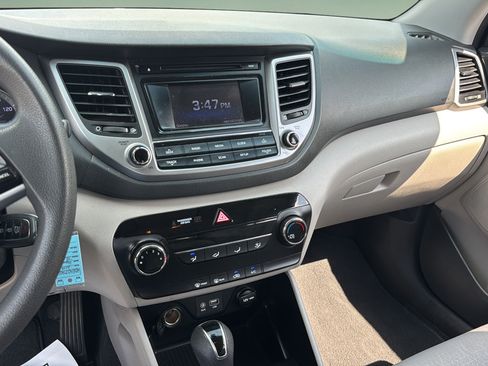 Used 2017 Hyundai Tucson SE w/ SE Popular Package 02 FWD image 11