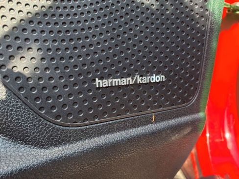 Used 2017 Kia Niro Touring image 10