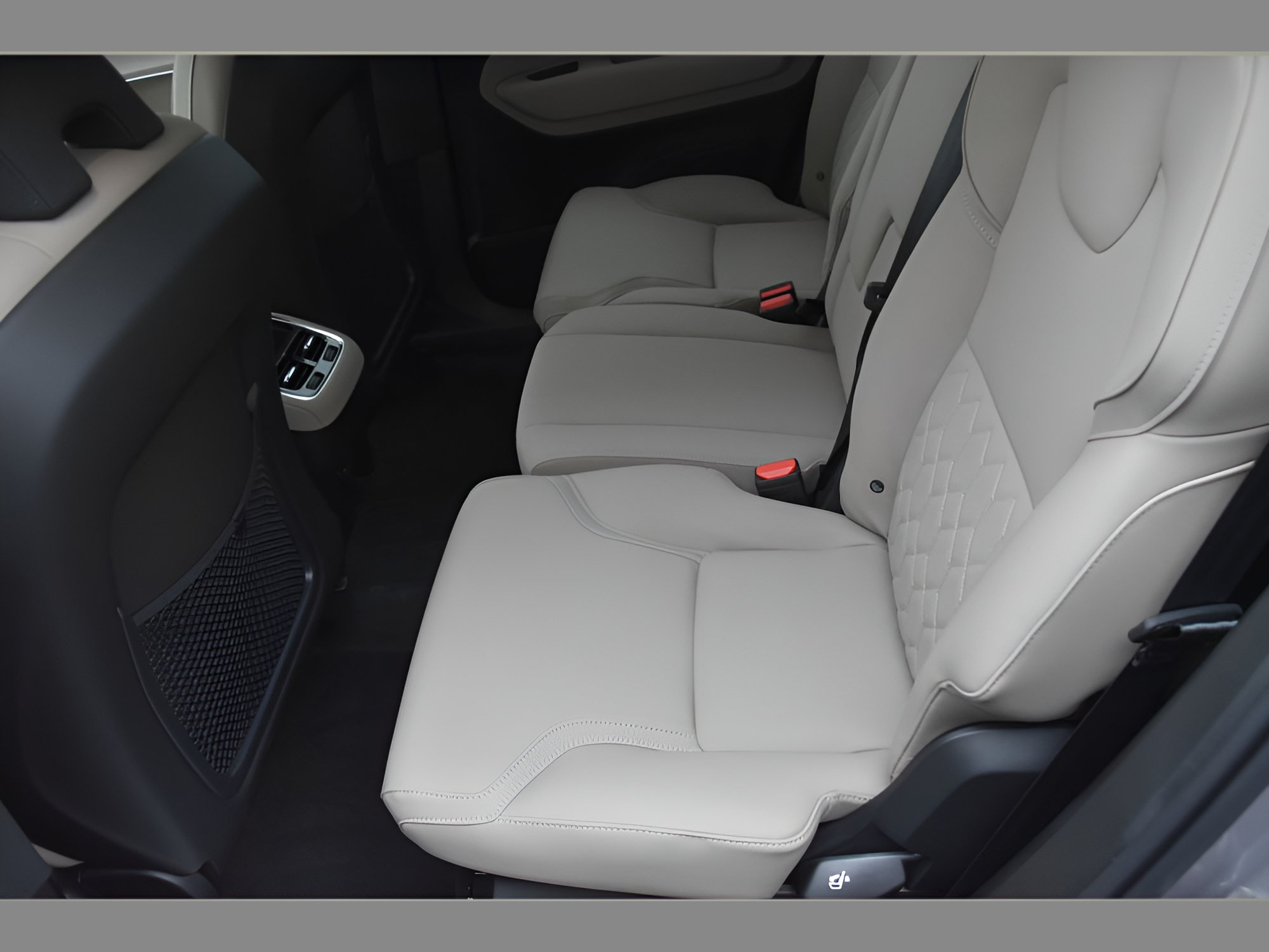 Certified 2026 Volvo XC90 B6 Core w/ Protection Package Premier AWD/4WD image 14