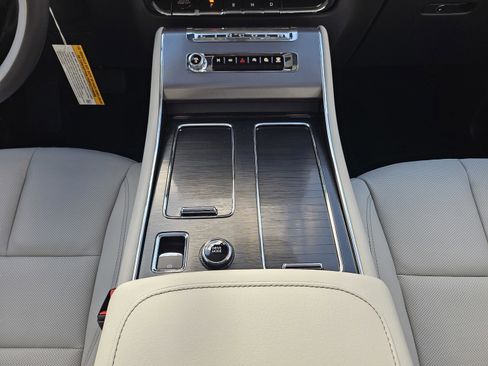 New 2026 Lincoln Aviator AWD image 18