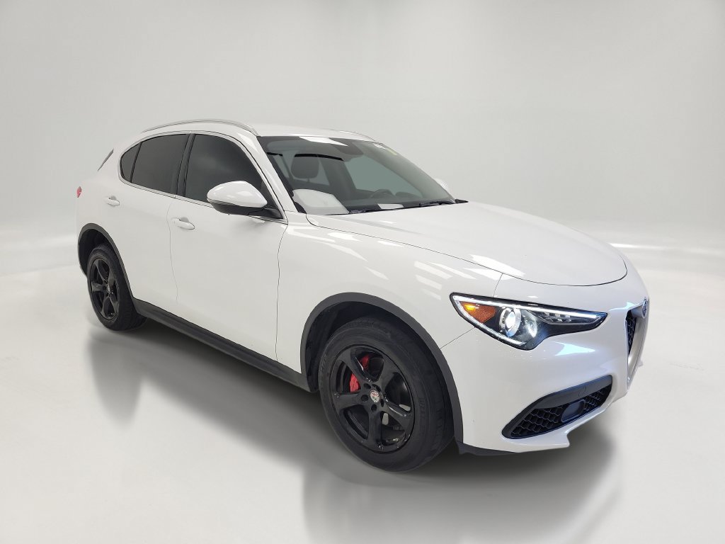 Used 2019 Alfa Romeo Stelvio AWD w/ Cold Weather Package image 3