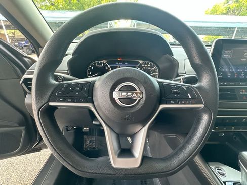 Used 2023 Nissan Altima 2.5 SV FWD image 15