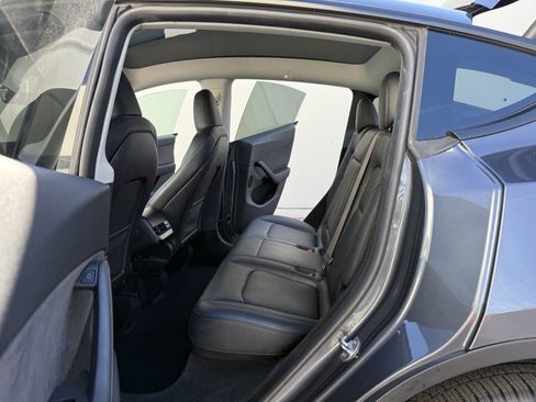 Used 2023 Tesla Model Y AWD image 15