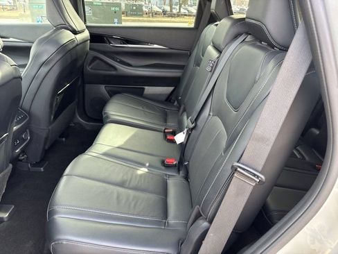 Used 2023 INFINITI QX60 Pure image 16
