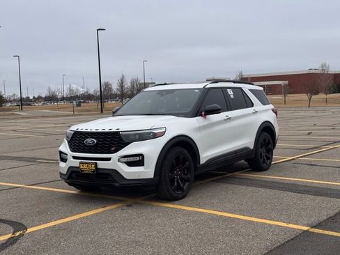 Used 2023 Ford Explorer ST w/ Technology Package image 40