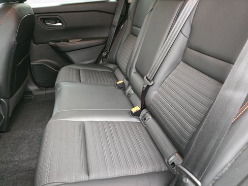 Used 2025 Nissan Rogue SV AWD/4WD image 11