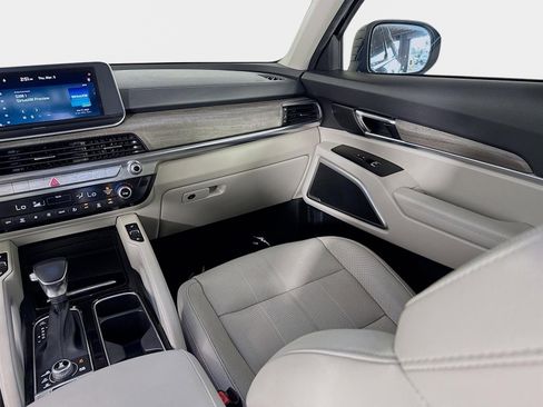Certified 2022 Kia Telluride EX w/ EX Premium Package image 26
