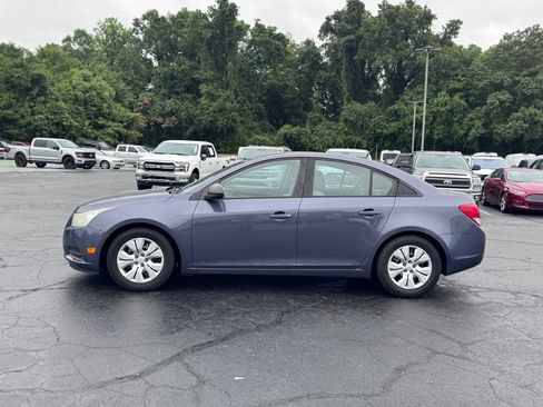 Used 2013 Chevrolet Cruze LS FWD image 3