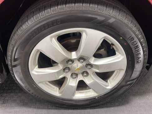 Used 2017 Chevrolet Traverse LT w/ Style and Technology Package FWD image 20