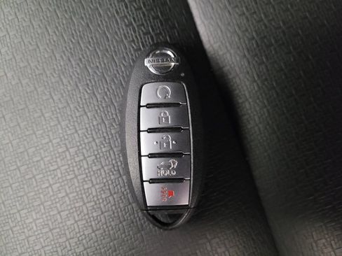 Used 2021 Nissan Rogue SV w/ Premium Package FWD image 32