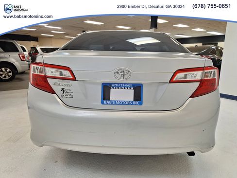 Used 2012 Toyota Camry FWD image 23