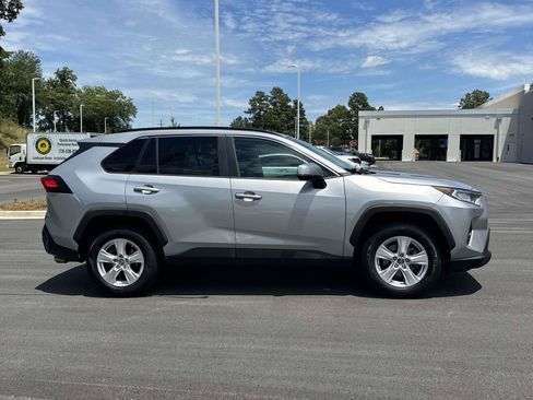 Used 2019 Toyota RAV4 XLE FWD image 27