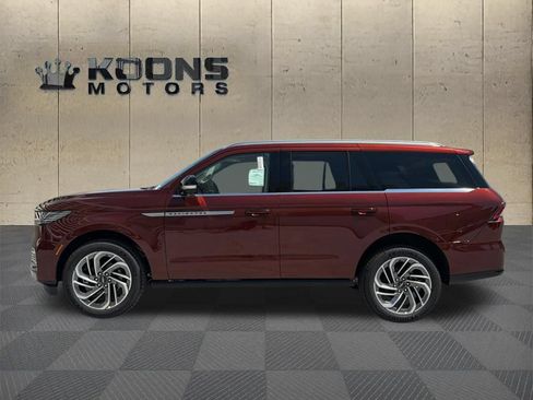 New 2027 Lincoln Navigator Reserve AWD/4WD image 4