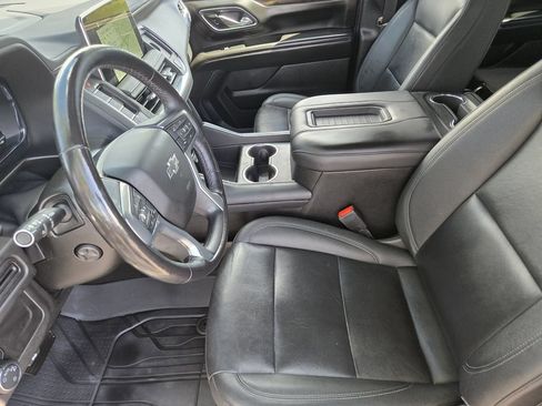 Used 2023 Chevrolet Tahoe Z71 w/ Luxury Package AWD/4WD image 8