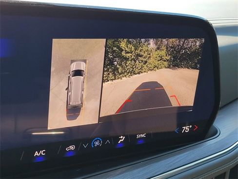 New 2026 Chevrolet Suburban LS image 19