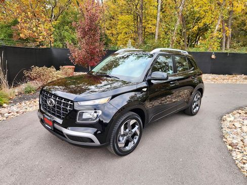 Certified 2024 Hyundai Venue SEL image 1