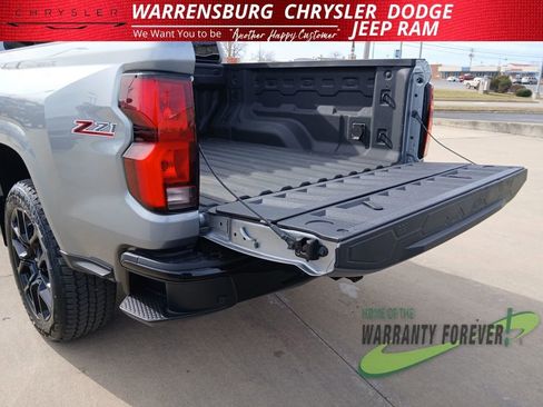 Used 2025 Chevrolet Colorado Z71 image 30