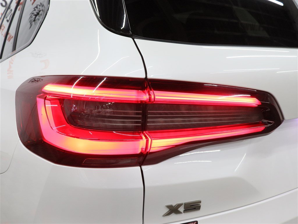 Used 2022 BMW X5 M50i w/ Climate Comfort Package AWD/4WD image 12