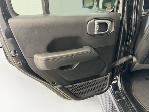 Used 2023 Jeep Wrangler Unlimited Sahara w/ Cold Weather Group AWD/4WD image 27