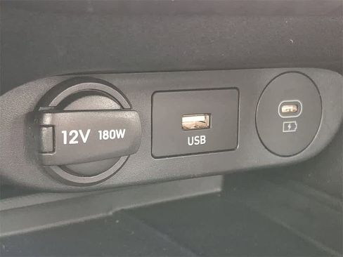 Certified 2025 Hyundai Elantra Sport image 25