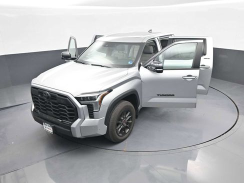 Used 2025 Toyota Tundra Limited w/ TRD Off-Road Package AWD/4WD image 40
