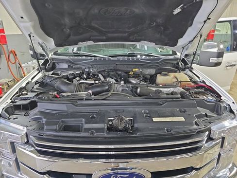Used 2018 Ford F250 Lariat w/ Lariat Ultimate Package AWD/4WD image 33