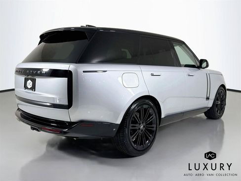 Used 2024 Land Rover Range Rover SE AWD/4WD image 6