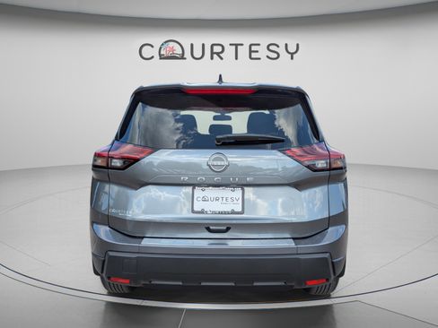 New 2026 Nissan Rogue SV FWD image 5