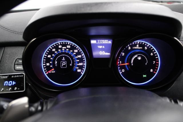 Used 2016 Hyundai Genesis Coupe 3.8 RWD image 19