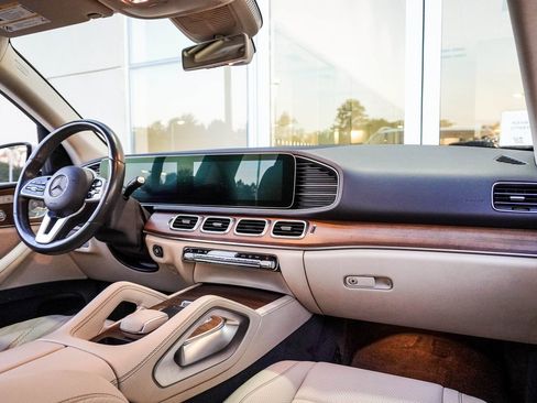 Used 2020 Mercedes-Benz GLE 350 w/ Premium Package image 15