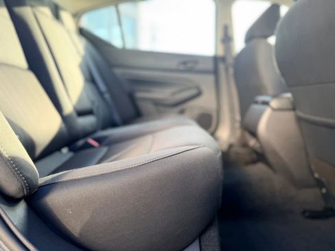 Used 2024 Nissan Altima 2.5 SV image 18