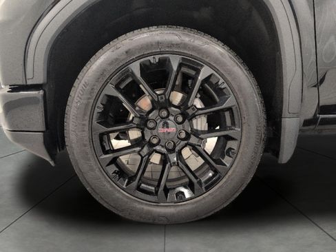 Used 2023 GMC Sierra 1500 Denali w/ Denali Reserve Package AWD/4WD image 3