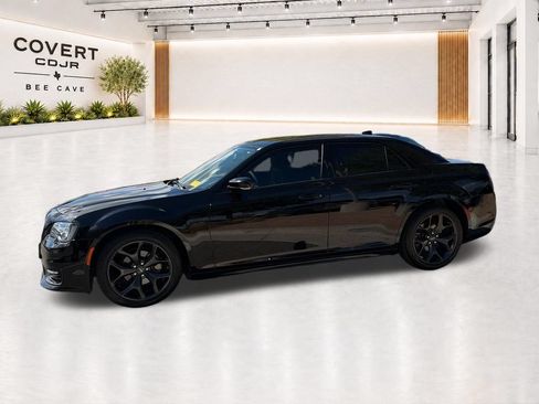 Used 2023 Chrysler 300 Touring L w/ Comfort Group RWD image 5
