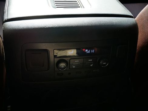 Used 2020 Chevrolet Tahoe Premier w/ Premier Plus Edition image 23