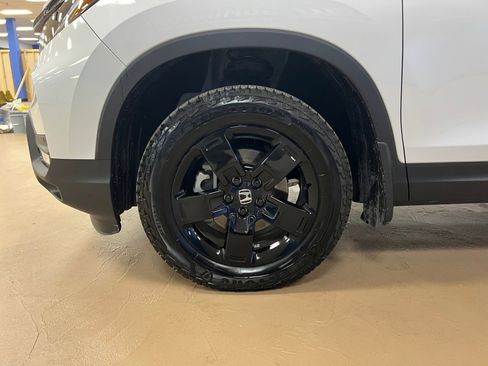Certified 2025 Honda Ridgeline Black Edition image 27