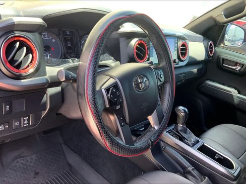 Used 2021 Toyota Tacoma SR AWD/4WD image 2