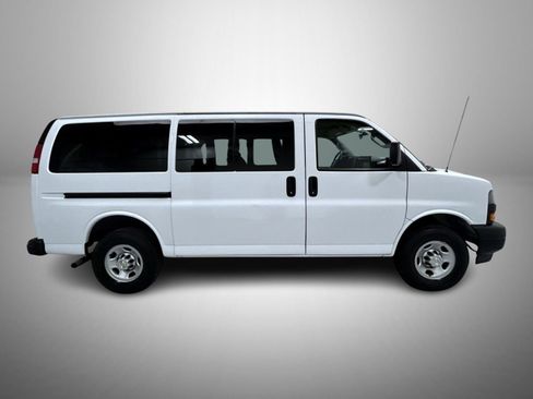 Used 2023 Chevrolet Express 3500 LS image 4